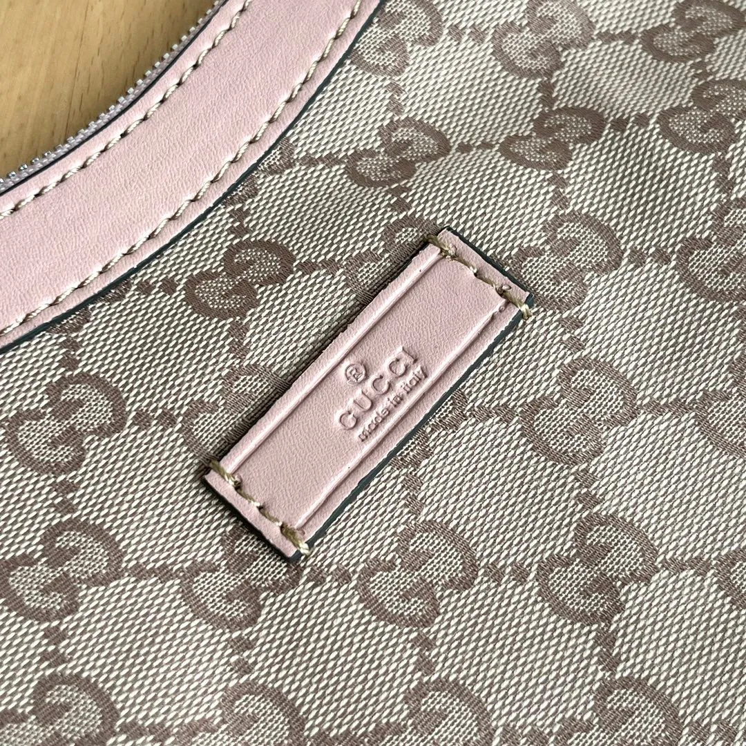 3 Color - Emblematic Curve Crossbody