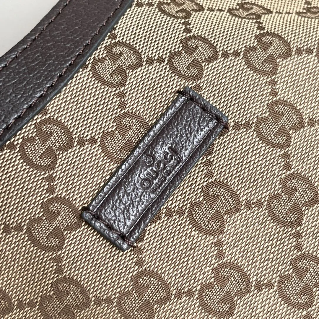 3 Color - Emblematic Curve Crossbody