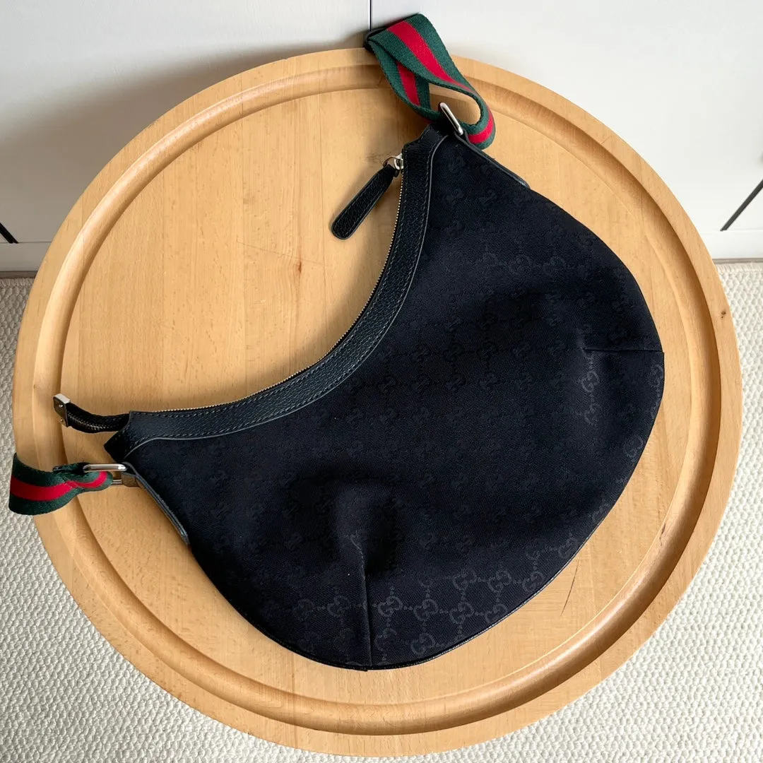 3 Color - Emblematic Curve Crossbody