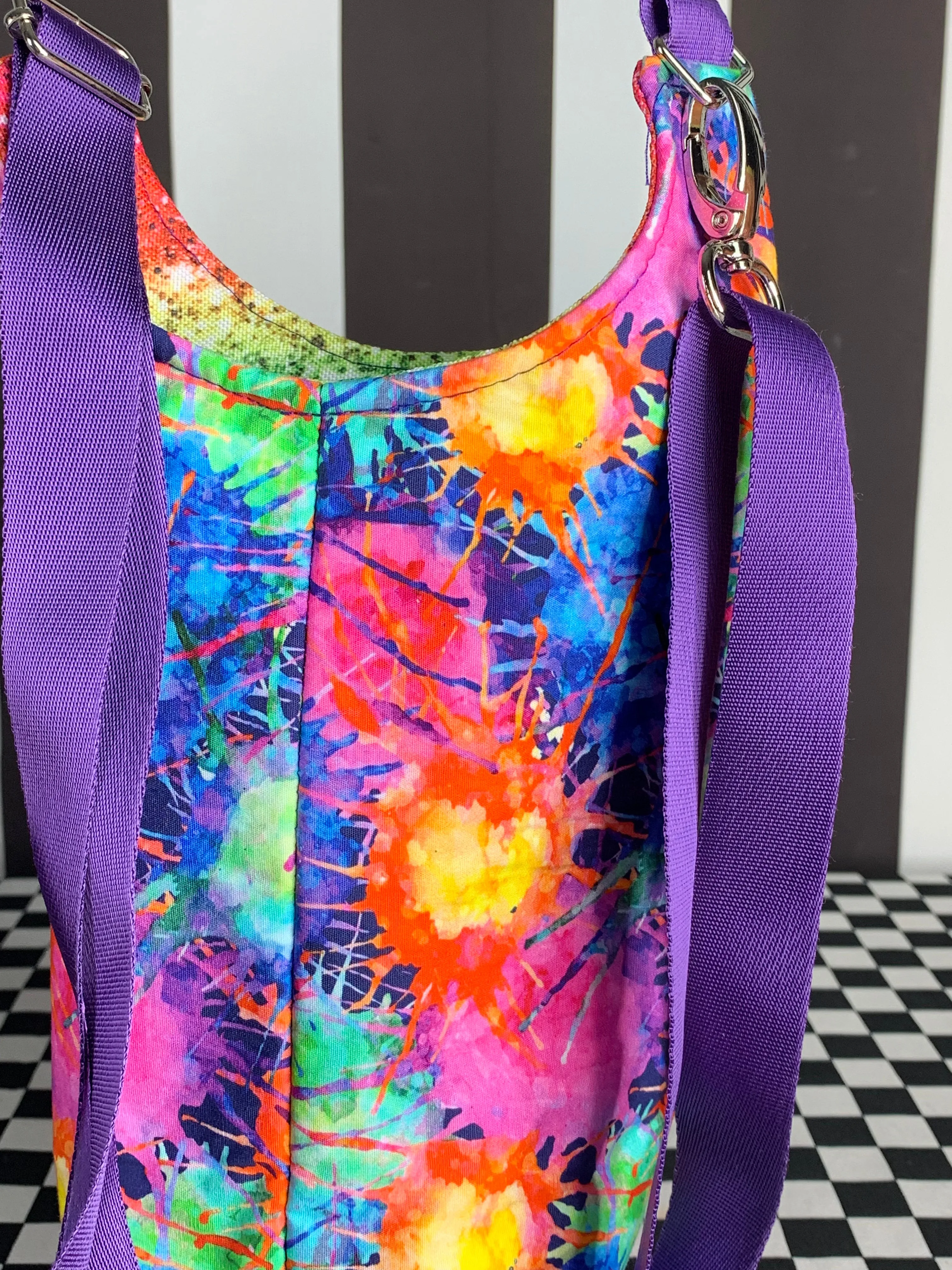 Coloured crayons drink bottle crossbody bag