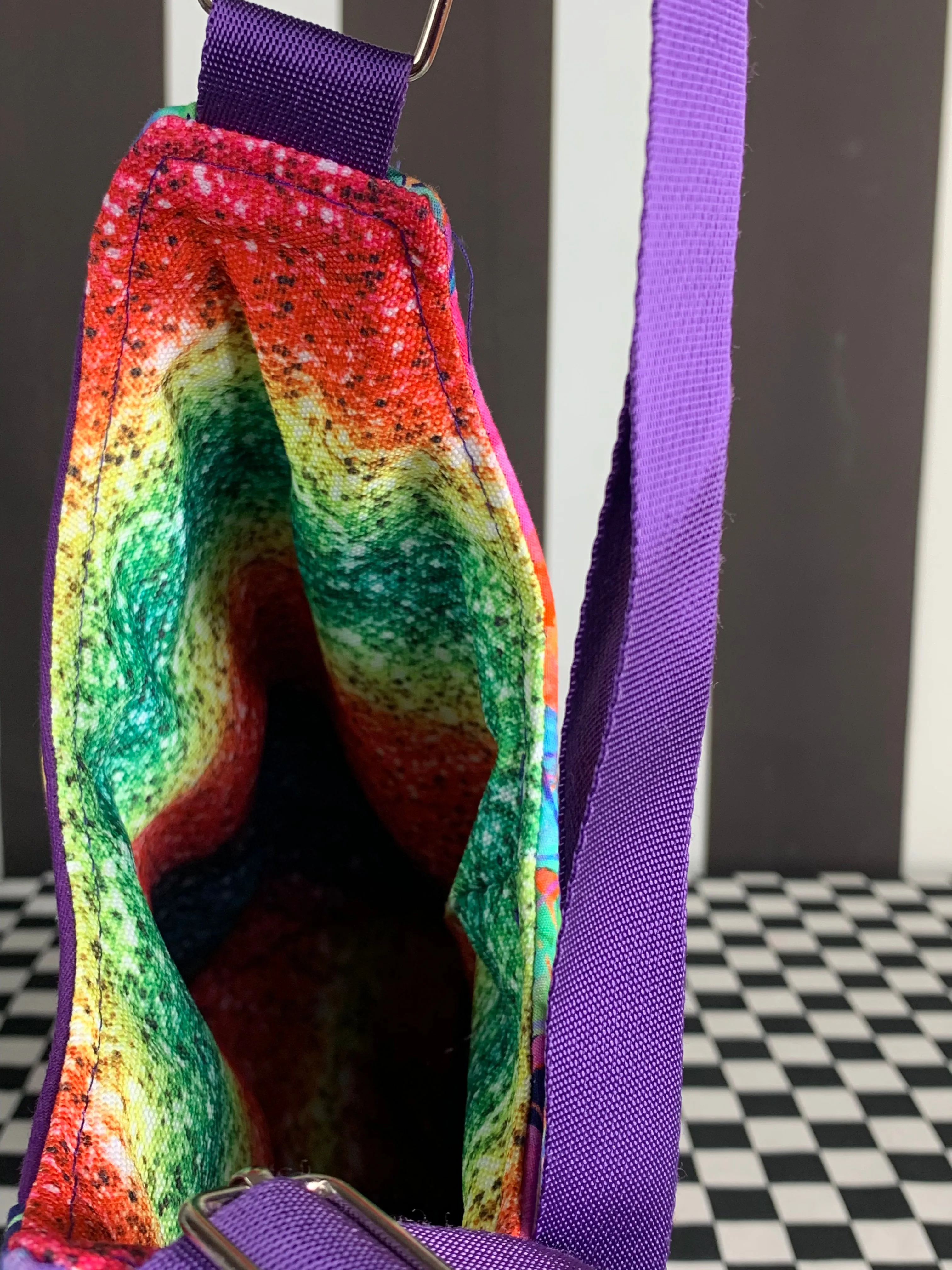 Coloured crayons drink bottle crossbody bag