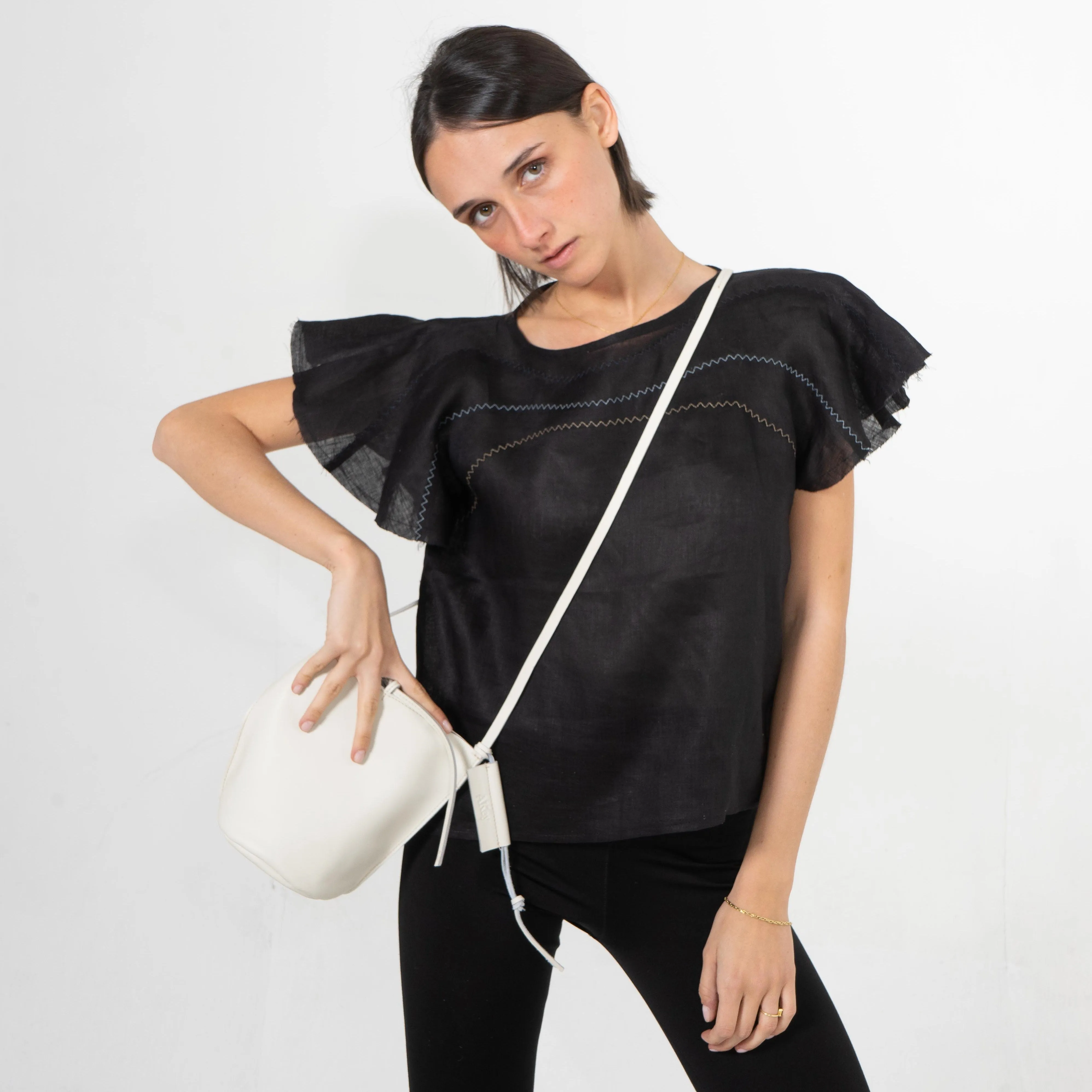 Leather crossbucket for women | AKey