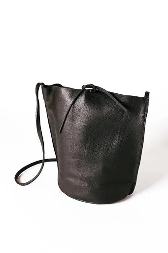 Leather crossbucket for women | AKey