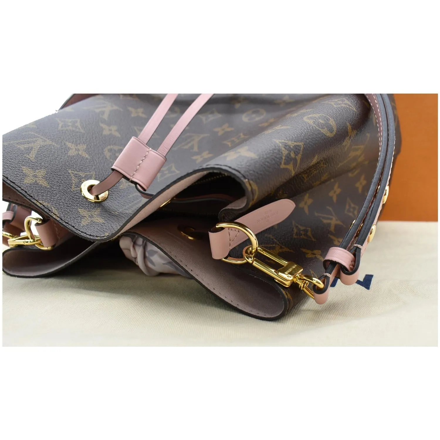 LOUIS VUITTON Neonoe MM Damier Ebene Crossbody Bag Rose Poudre