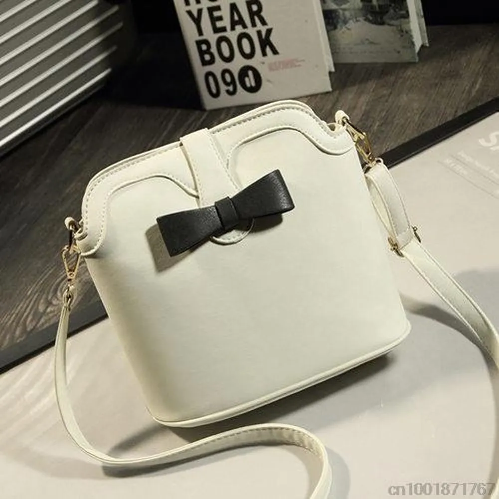 <bold>Messenger Bag  / Satchel  <br>Vegan-Leather