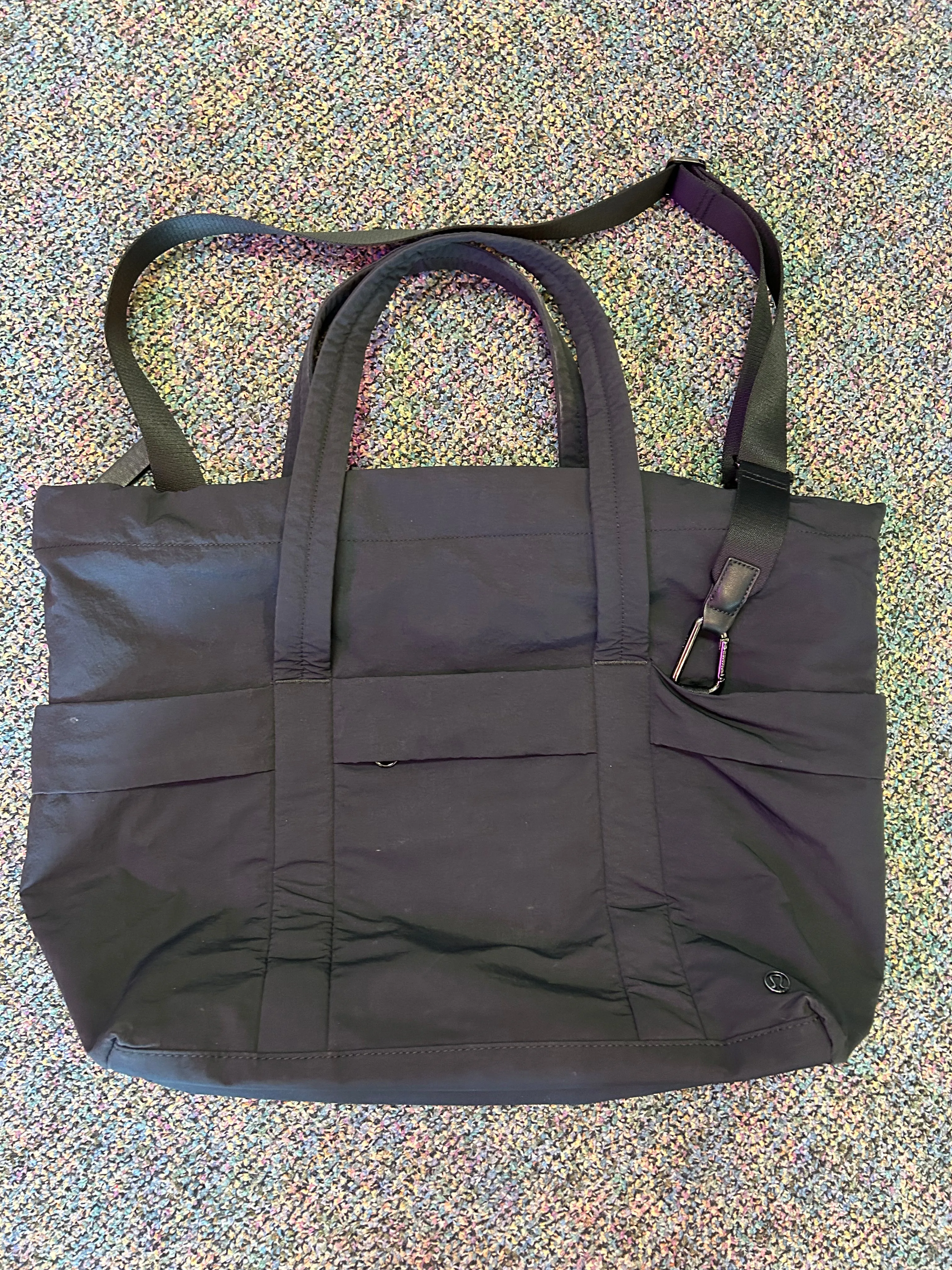 Lululemon "Daily Multi-Pocket Tote Bag 20L"