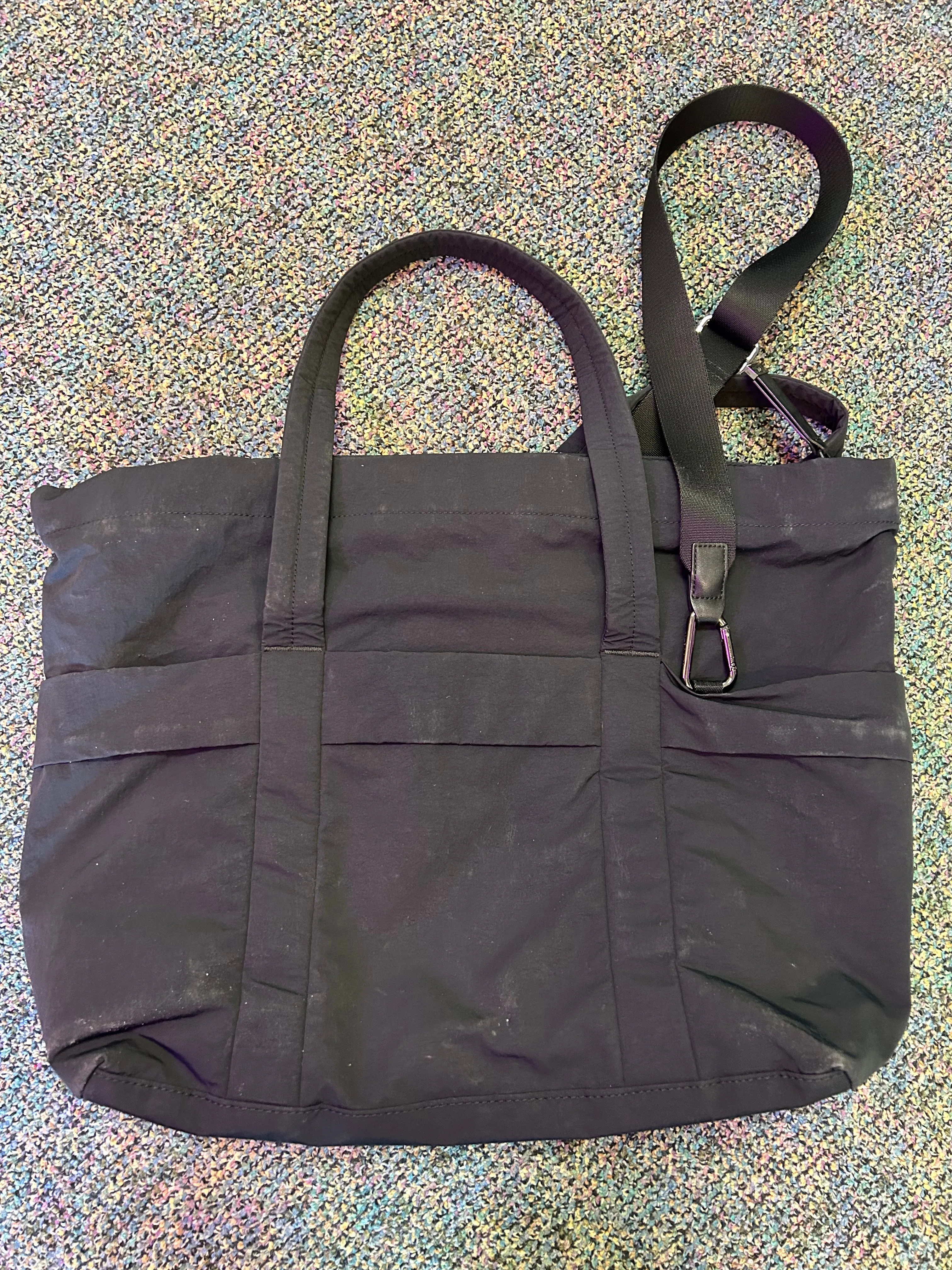 Lululemon "Daily Multi-Pocket Tote Bag 20L"