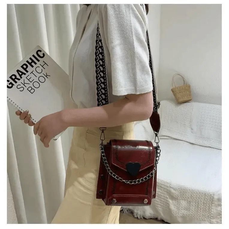 Modern Elegant Stunning Heart-Shaped Women's Bag Cute Studded Shoulder Bag For Women And Girls