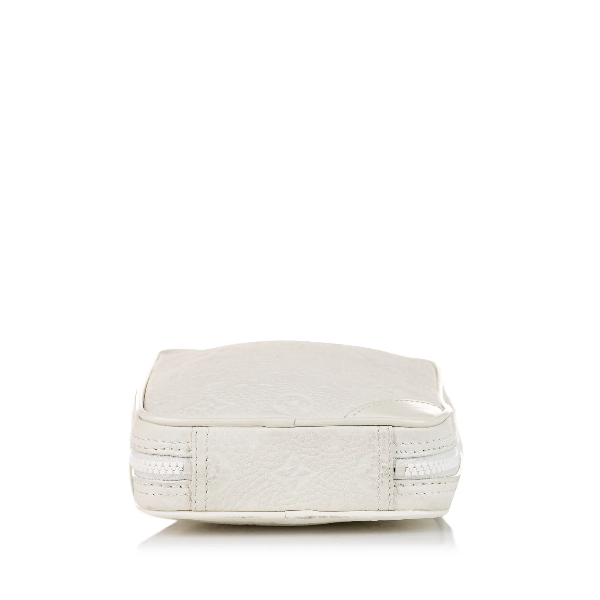 Monogram Taurillon Utility Side